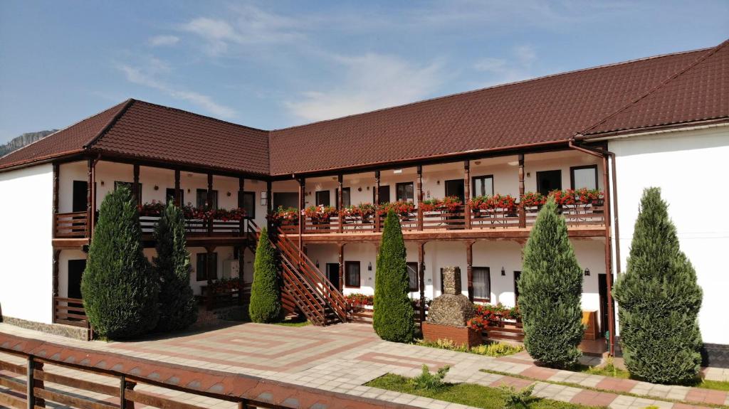 Cameră la Pensiunea Cris-Mona